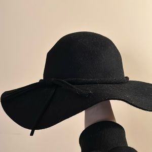 Black fall hat
